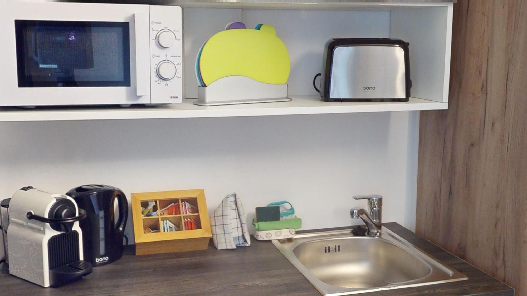 Crown Living - Fuer 2 Personen - Sitzplatz Auf Der Terrasse - Kostenloser Parkplatz - Self Check-in Apartment Dornbirn
