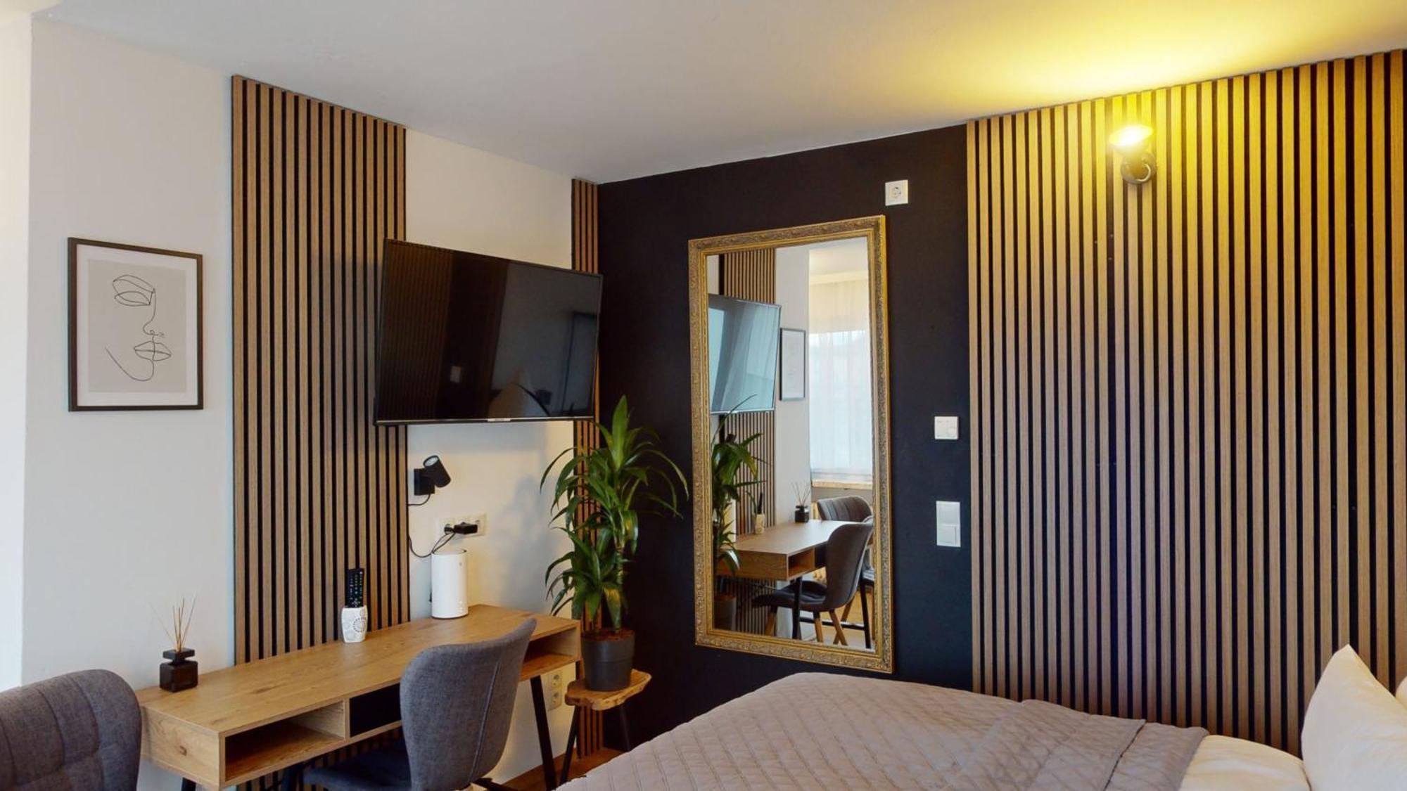 Apartment Crown Living - Fuer 2 Personen - Sitzplatz Auf Der Terrasse - Kostenloser Parkplatz - Self Check-in *